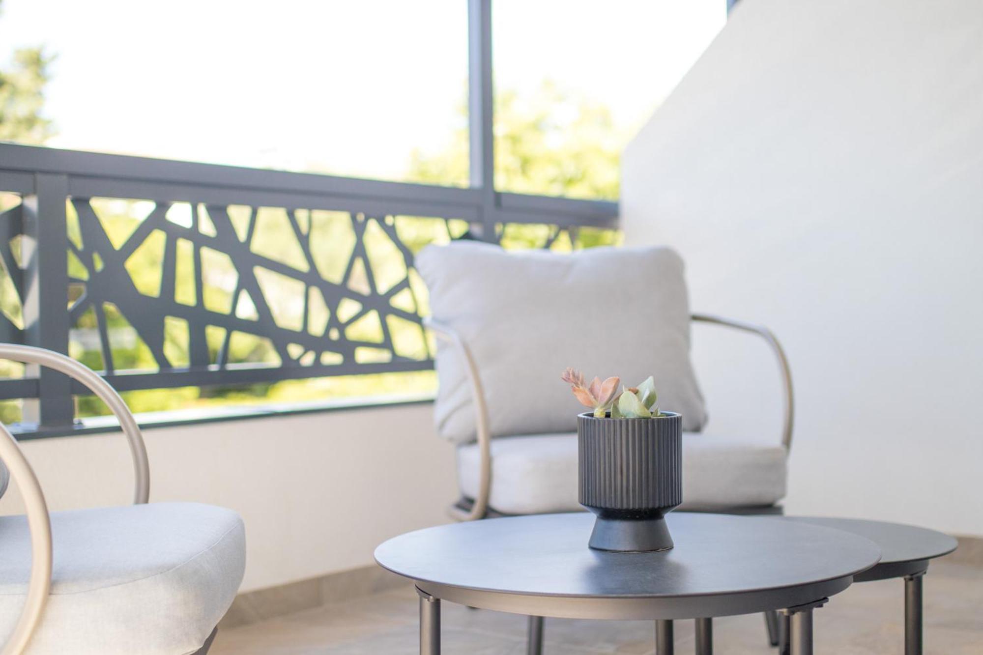 Apartments Flowers Krk Town Bagian luar foto