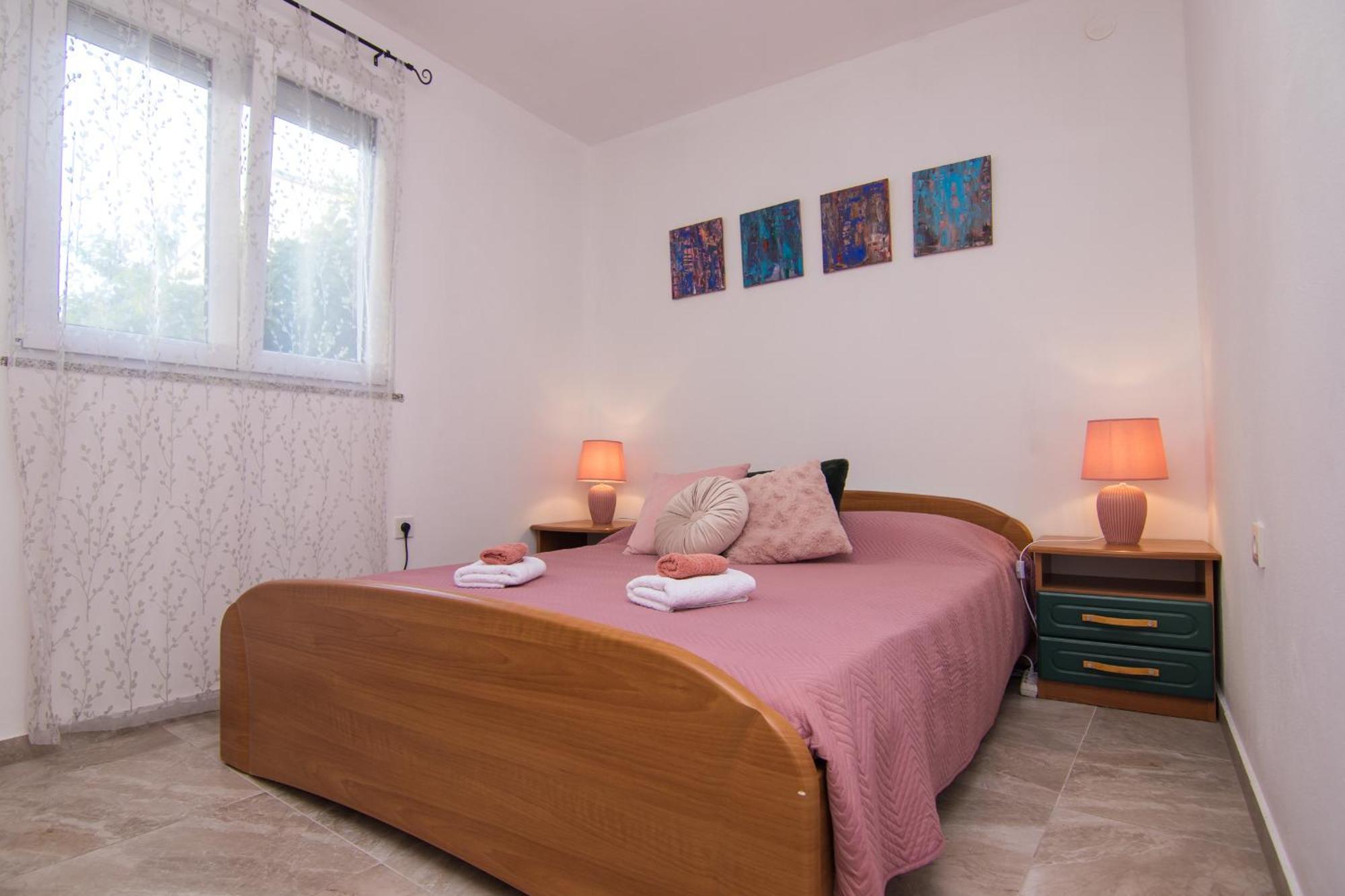 Apartments Flowers Krk Town Bagian luar foto